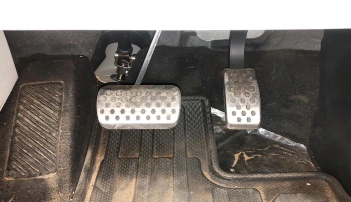 2024 Mahindra XUV 3XO AX7L 1.2 Petrol AT, Petrol, Automatic, 2,487 km, interior