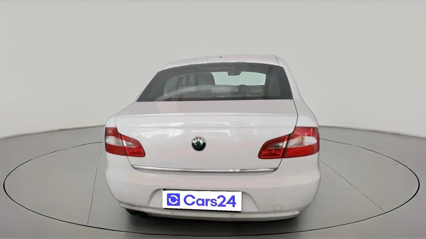 2012 Skoda Superb ELEGANCE 2.0 TDI CR AT, Diesel, Automatic, 1,58,363 km, exterior