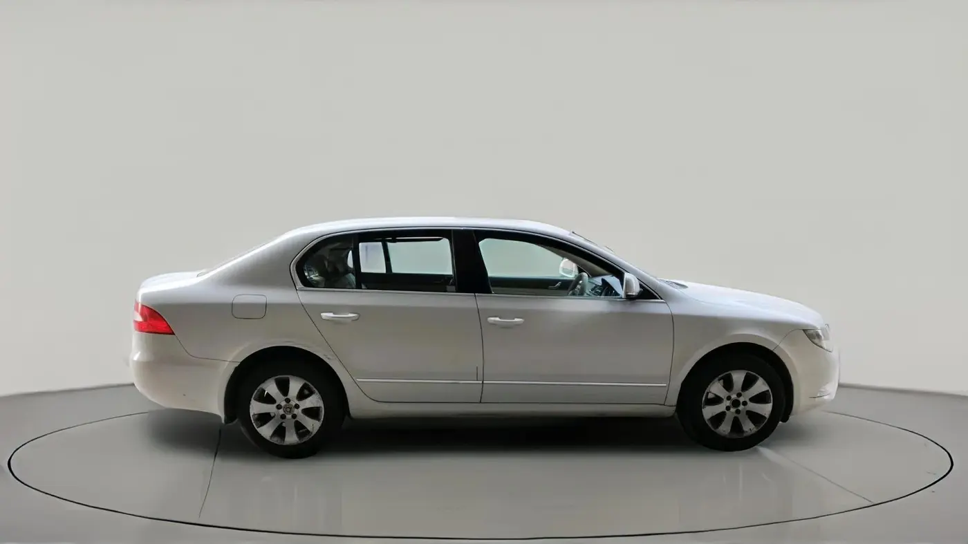 2012 Skoda Superb ELEGANCE 2.0 TDI CR AT, Diesel, Automatic, 1,58,363 km, exterior