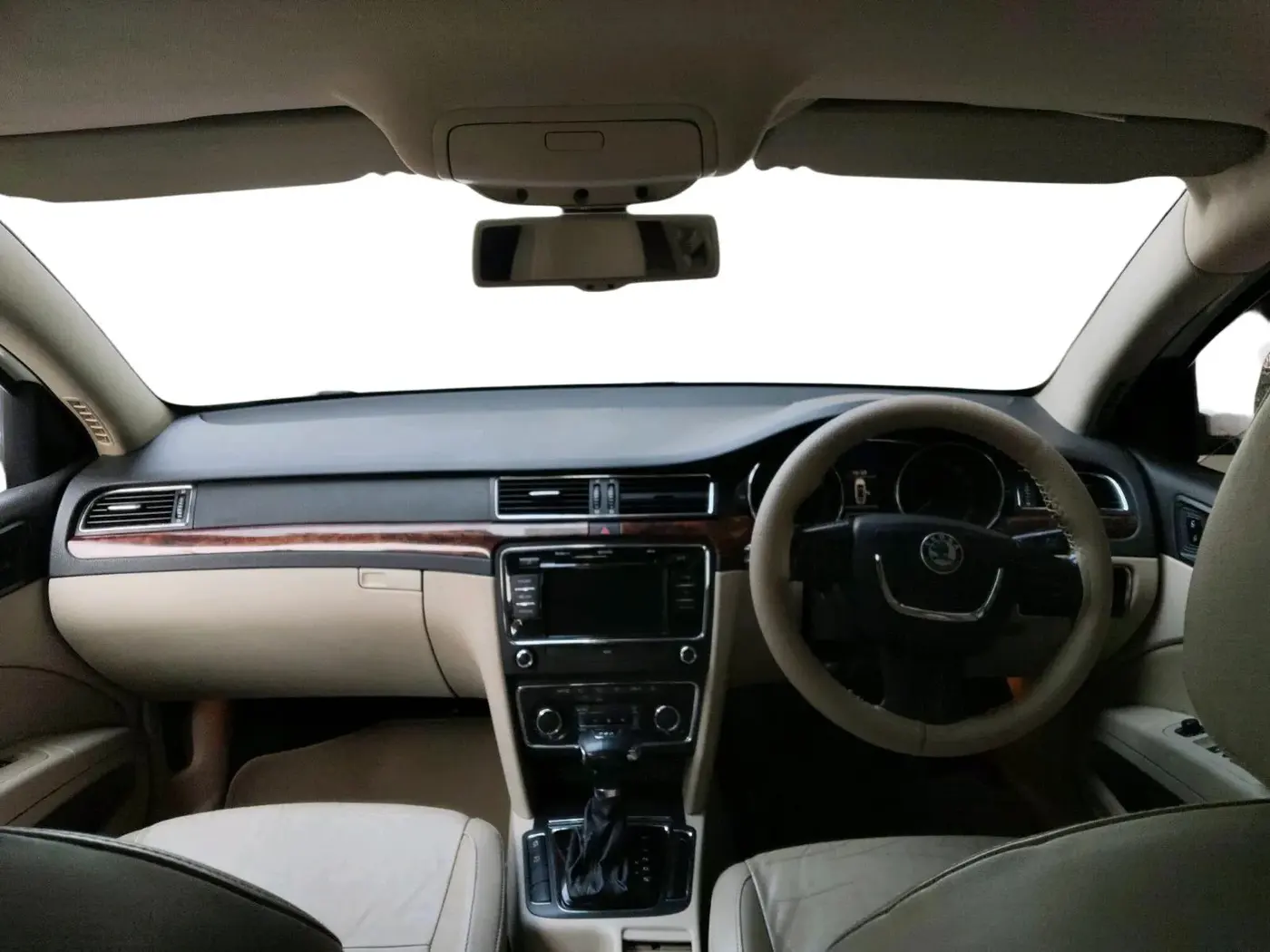 2012 Skoda Superb ELEGANCE 2.0 TDI CR AT, Diesel, Automatic, 1,58,363 km, interior