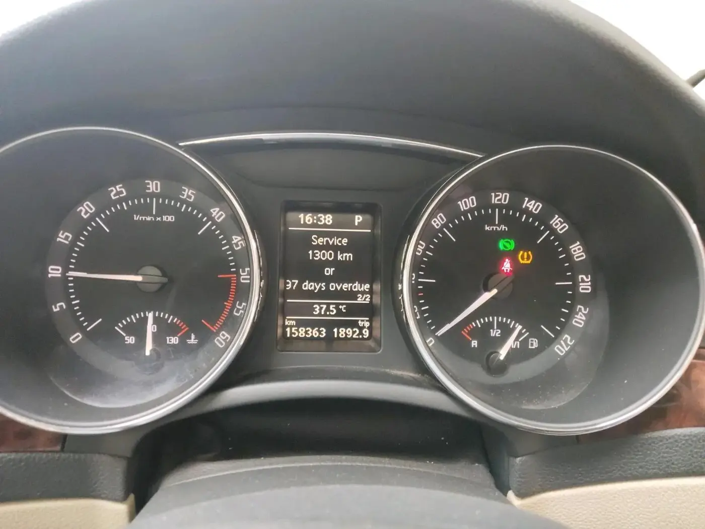 2012 Skoda Superb ELEGANCE 2.0 TDI CR AT, Diesel, Automatic, 1,58,363 km, interior