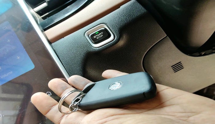 2024 MG HECTOR PLUS SHARP PRO 2.0 TURBO DIESEL 7 STR, Diesel, Manual, 18,151 km, interior