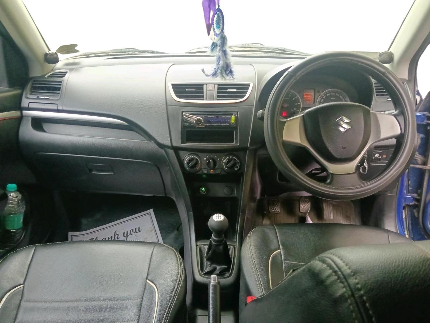 2013 Maruti Swift VXI, CNG, Manual, 1,53,640 km, interior