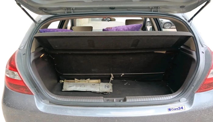 2012 Hyundai i20 MAGNA 1.2, Petrol, Manual, 95,612 km, exterior