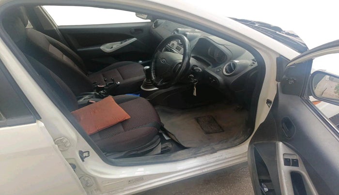 2011 Ford Figo TITANIUM 1.4 DIESEL, Diesel, Manual, 1,35,990 km, interior