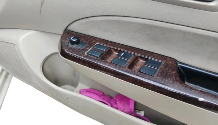 2014 Maruti Swift Dzire VXI, Petrol, Manual, 1,75,714 km, interior