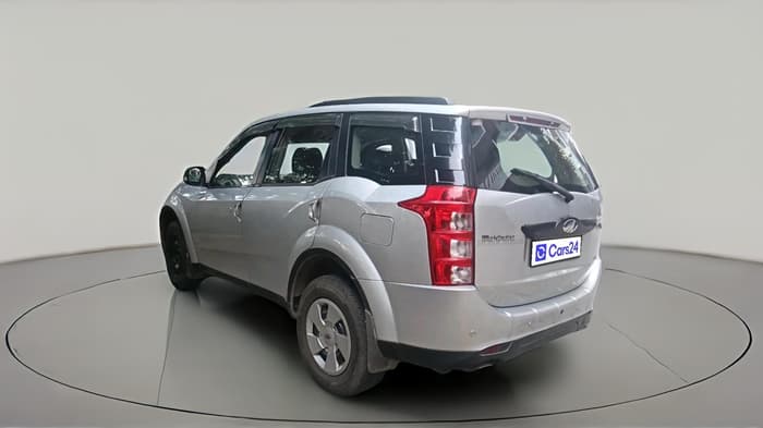 2016 Mahindra XUV500 W6, Diesel, Manual, 98,184 km, exterior