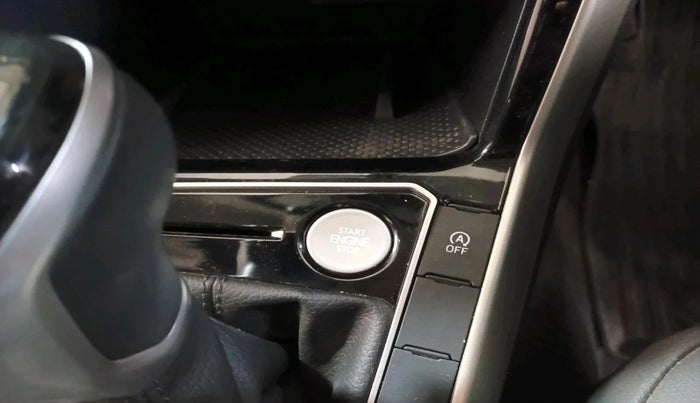 2024 Volkswagen VIRTUS TOPLINE TSI 1.0 AT, Petrol, Automatic, 12,058 km, interior