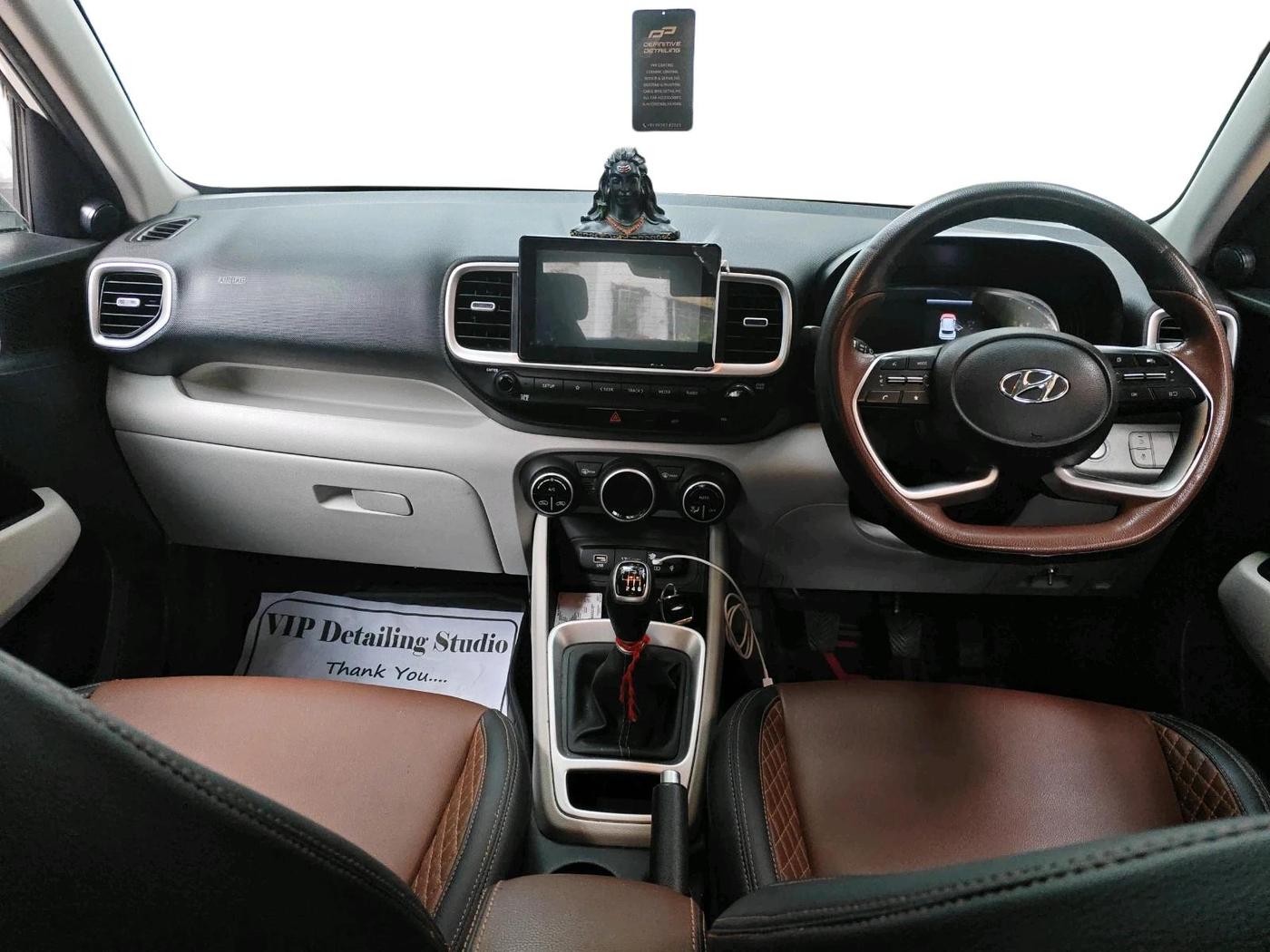 2023 Hyundai VENUE SX 1.5 CRDI, Diesel, Manual, 26,847 km, interior