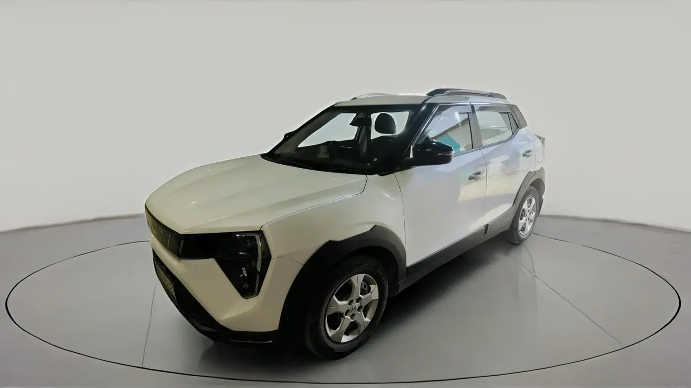 2024 Mahindra XUV 3XO MX3 1.2 L TCMPFi, Petrol, Manual, 41,289 km, exterior