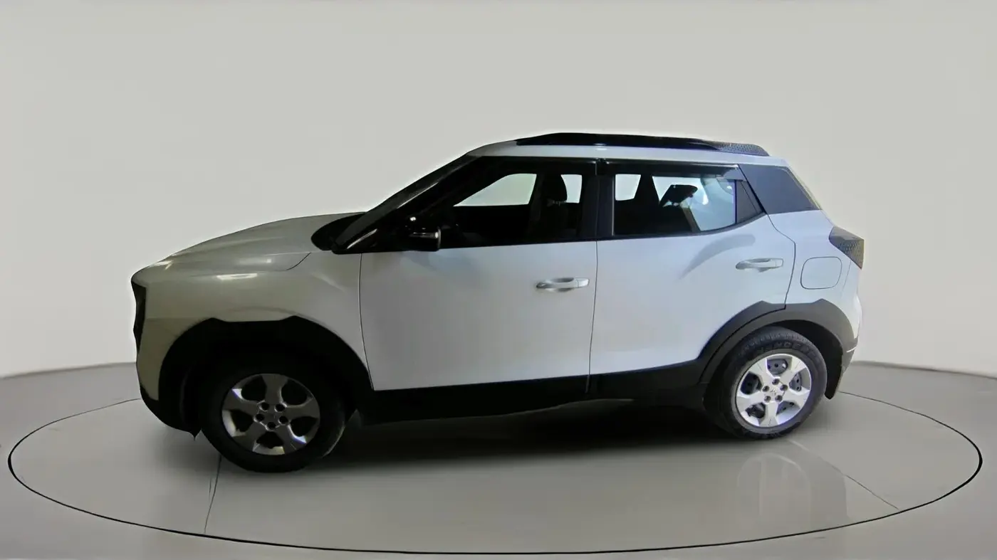2024 Mahindra XUV 3XO MX3 1.2 L TCMPFi, Petrol, Manual, 41,289 km, exterior