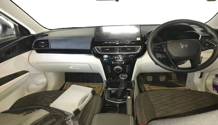 2024 Mahindra XUV 3XO MX3 1.2 L TCMPFi, Petrol, Manual, 41,289 km, interior