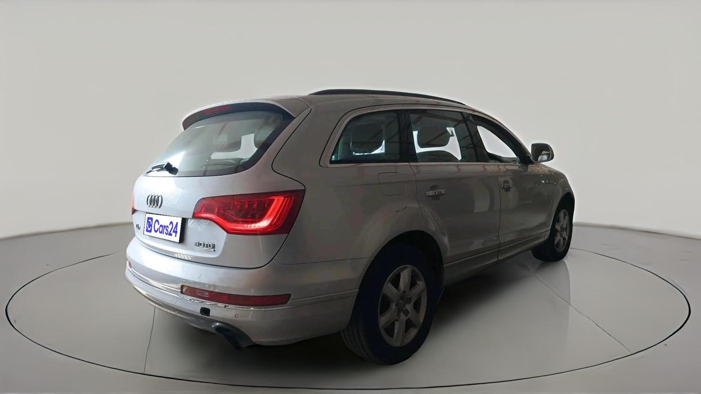 2011 Audi Q7 3.0 TDI QUATTRO, Diesel, Automatic, 1,64,119 km, exterior