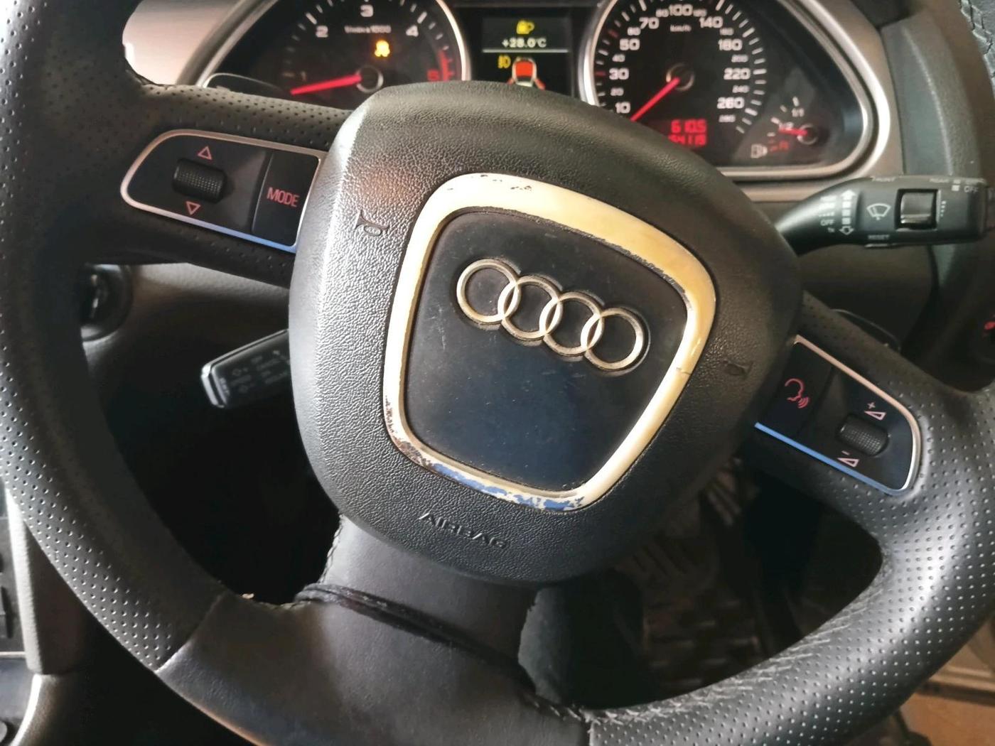 2011 Audi Q7 3.0 TDI QUATTRO, Diesel, Automatic, 1,64,119 km, interior