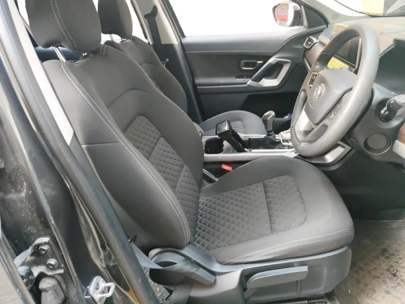 2020 Tata Harrier XT 2.0L KRYOTEC, Diesel, Manual, 33,628 km, interior