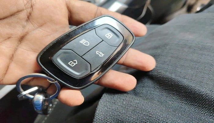 2020 Tata Harrier XT 2.0L KRYOTEC, Diesel, Manual, 33,628 km, interior