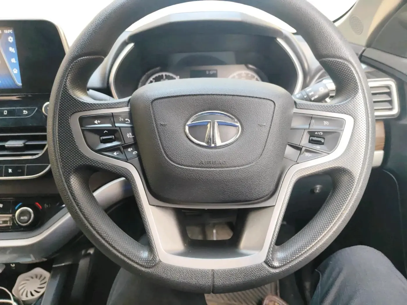 2020 Tata Harrier XT 2.0L KRYOTEC, Diesel, Manual, 33,628 km, interior