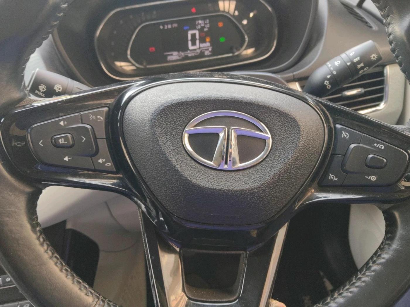 2023 Tata NEXON XZ PLUS PETROL SUNROOF, Petrol, Manual, 20,986 km, interior