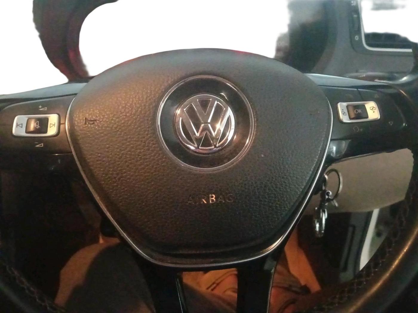 2016 Volkswagen Ameo HIGHLINE1.2L, Petrol, Manual, 1,03,337 km, interior
