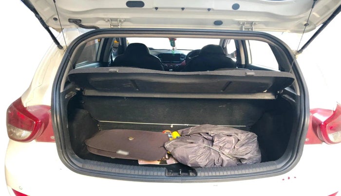 2016 Hyundai Grand i10 1.2 SPORTZ PRIME EDITION VTVT, Petrol, Manual, 96,588 km, exterior