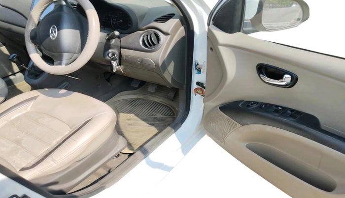 2012 Hyundai i10 MAGNA 1.2, Petrol, Manual, 72,691 km, interior