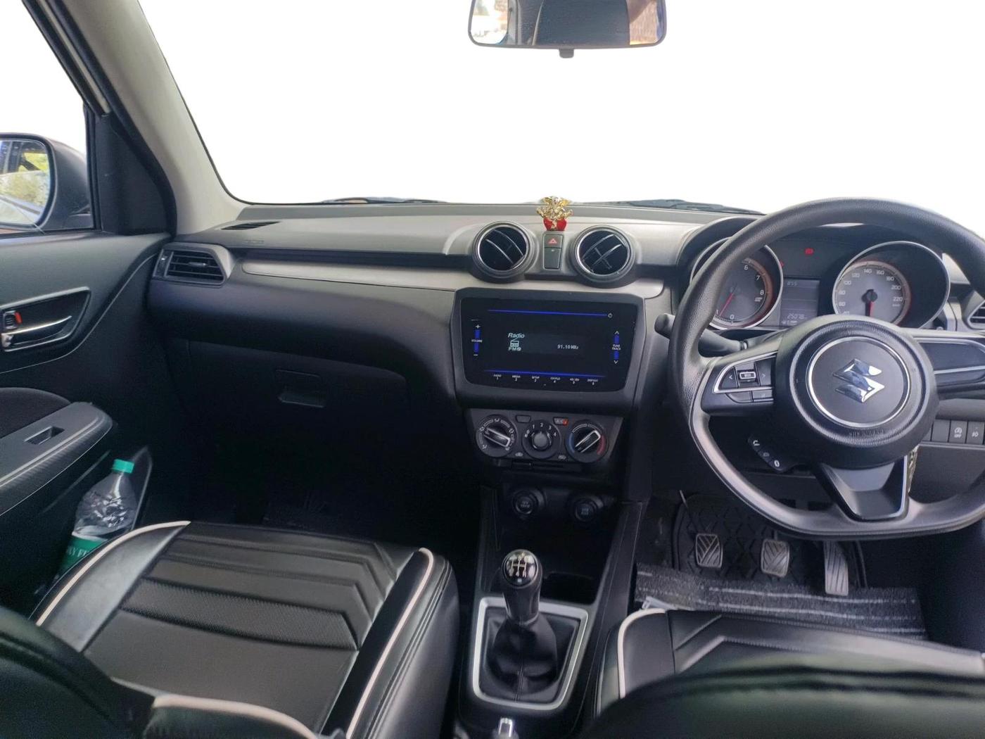 2022 Maruti Swift VXI, Petrol, Manual, 25,078 km, interior