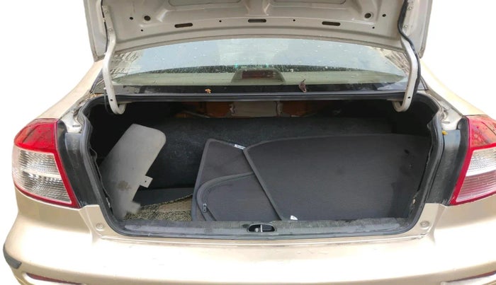 2010 Maruti SX4 VXI CNG, CNG, Manual, 1,21,327 km, exterior