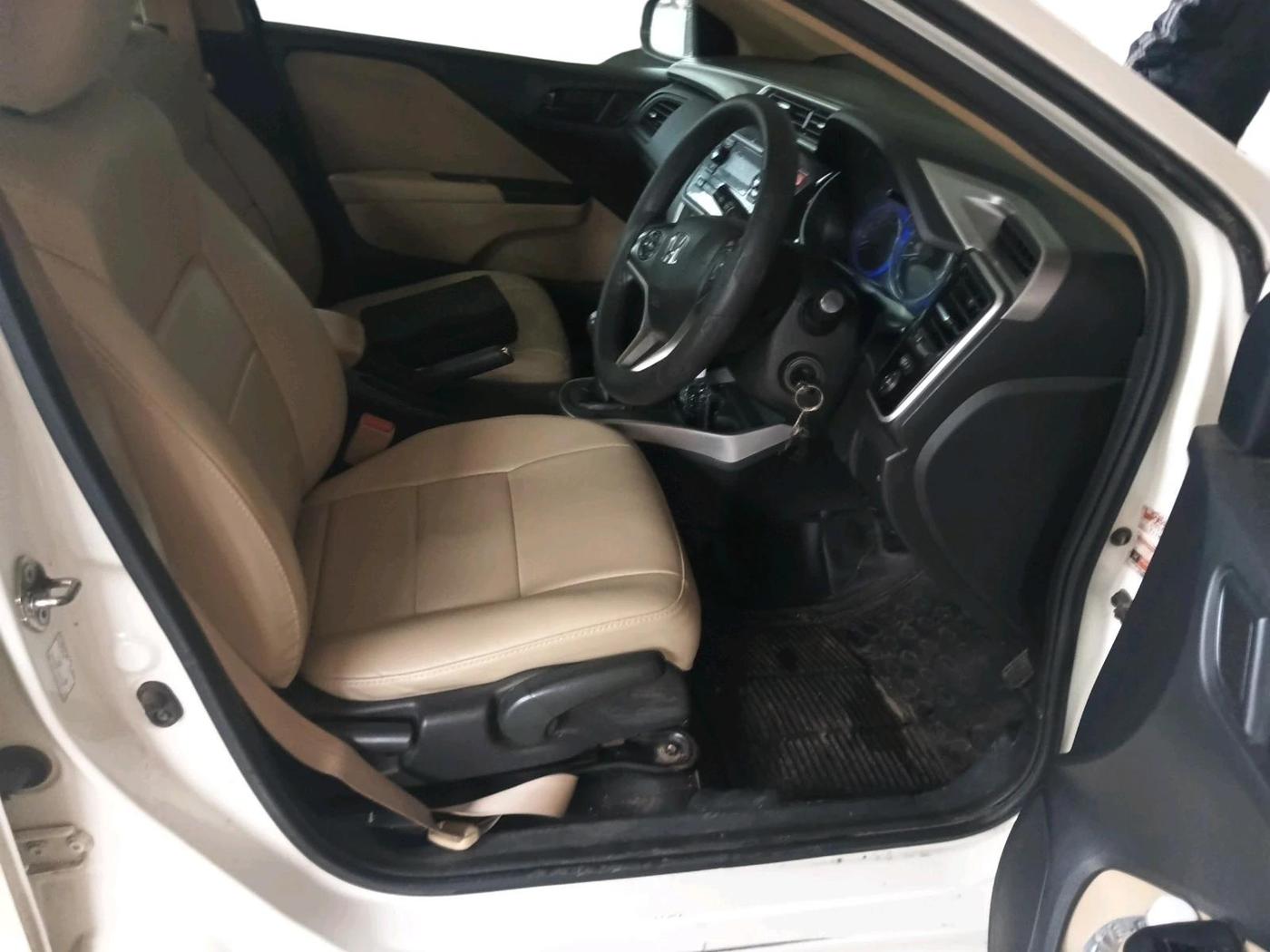 2014 Honda City 1.5L I-DTEC SV, Diesel, Manual, 1,50,932 km, interior