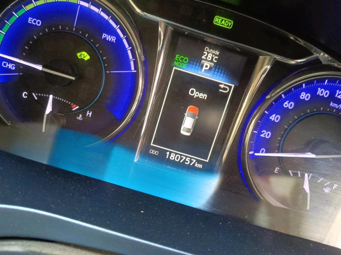 2016 Toyota Camry HYBRID, Hybrid, Automatic, 1,80,757 km, interior