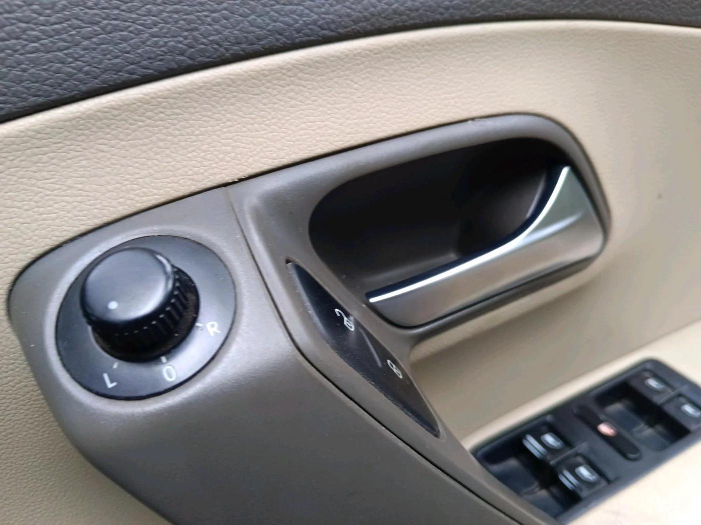 2016 Volkswagen Vento HIGHLINE 1.5 AT, Diesel, Automatic, 1,08,763 km, interior