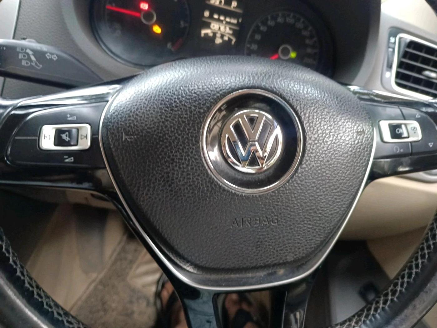 2016 Volkswagen Vento HIGHLINE 1.5 AT, Diesel, Automatic, 1,08,763 km, interior