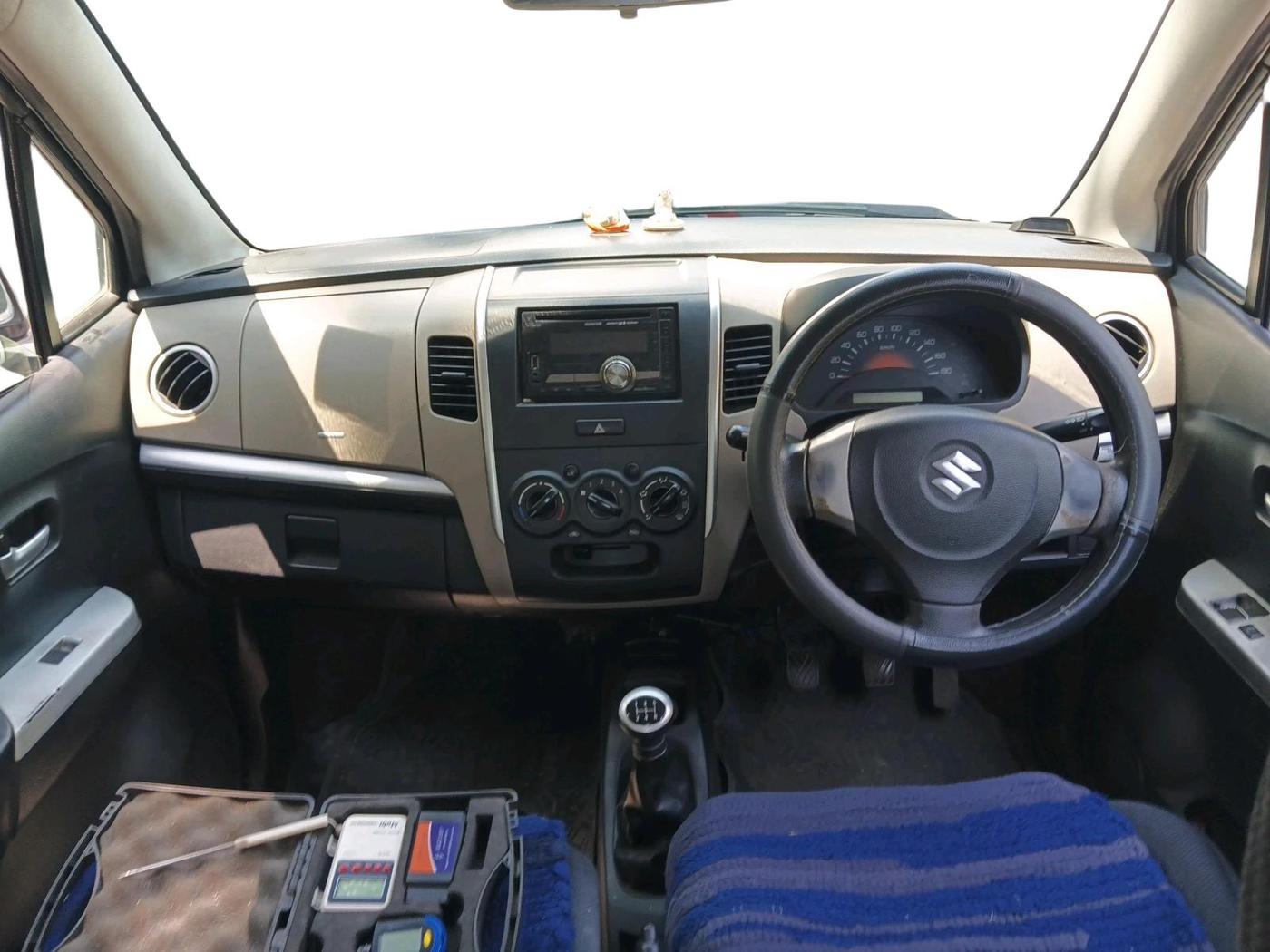 2013 Maruti Wagon R 1.0 LXI CNG, CNG, Manual, 85,603 km, interior