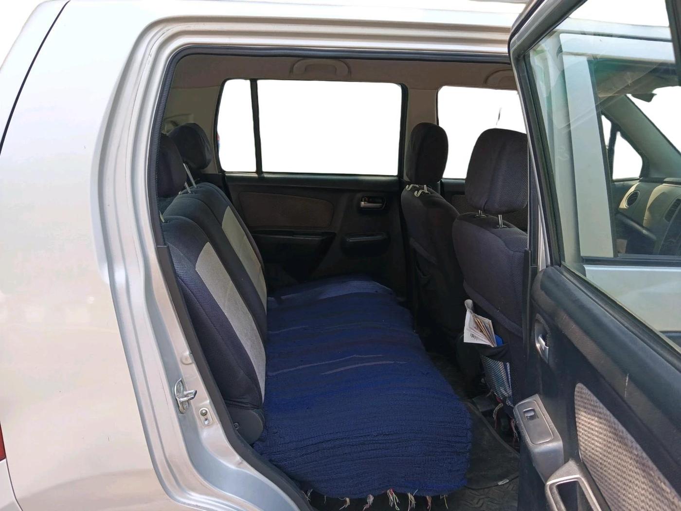 2013 Maruti Wagon R 1.0 LXI CNG, CNG, Manual, 85,603 km, interior