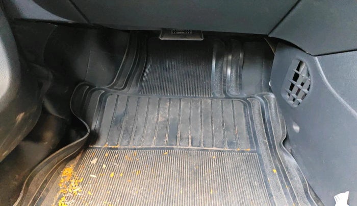 2016 Renault Kwid RXT 0.8, Petrol, Manual, 42,435 km, interior