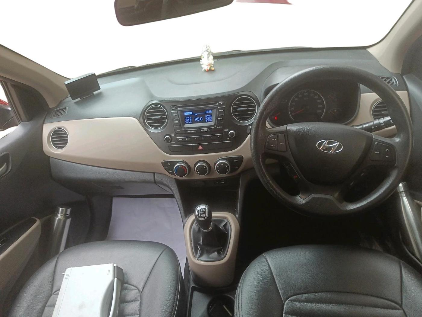 2016 Hyundai Grand i10 SPORTZ 1.2 KAPPA VTVT, Petrol, Manual, 45,001 km, interior