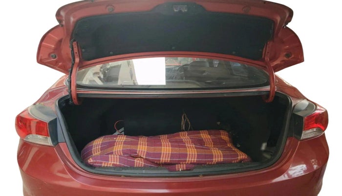 2013 Hyundai New Elantra 1.6 S MT DIESEL, Diesel, Manual, 1,69,005 km, exterior