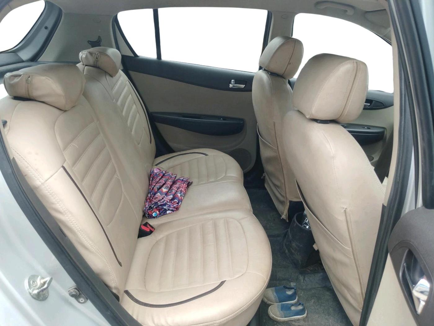 2013 Hyundai i20 SPORTZ 1.2, Petrol, Manual, 68,842 km, interior