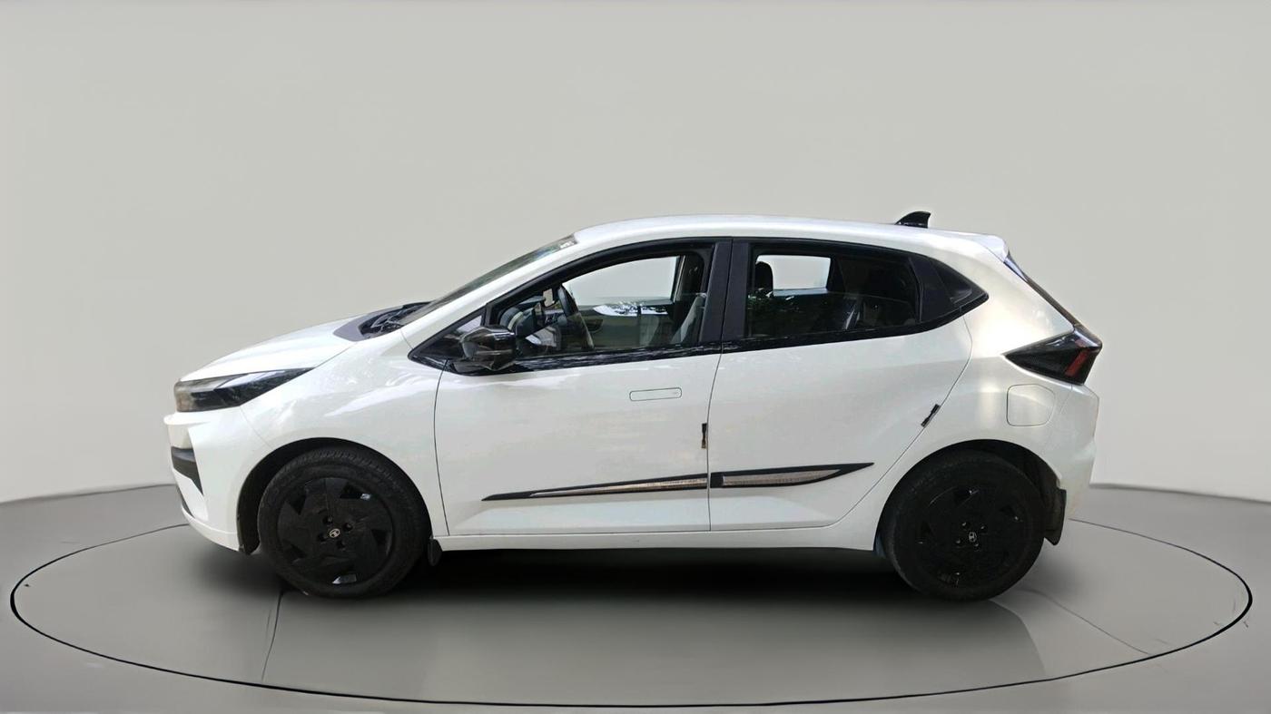 2025 Tata ALTROZ Creative CNG 5MT, CNG, Manual, 2,672 km, exterior