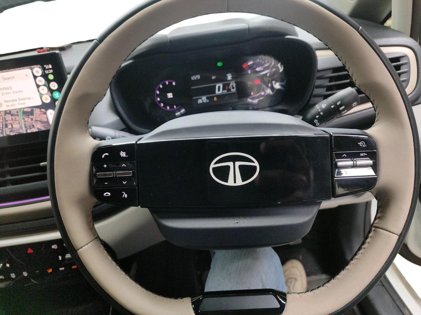 2025 Tata ALTROZ Creative CNG 5MT, CNG, Manual, 2,672 km, interior