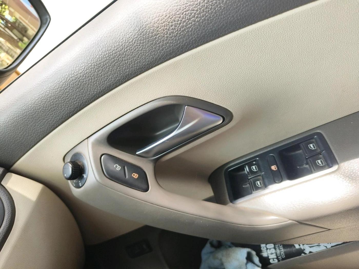 2013 Volkswagen Vento HIGHLINE 1.6 MPI, Petrol, Manual, 64,163 km, interior