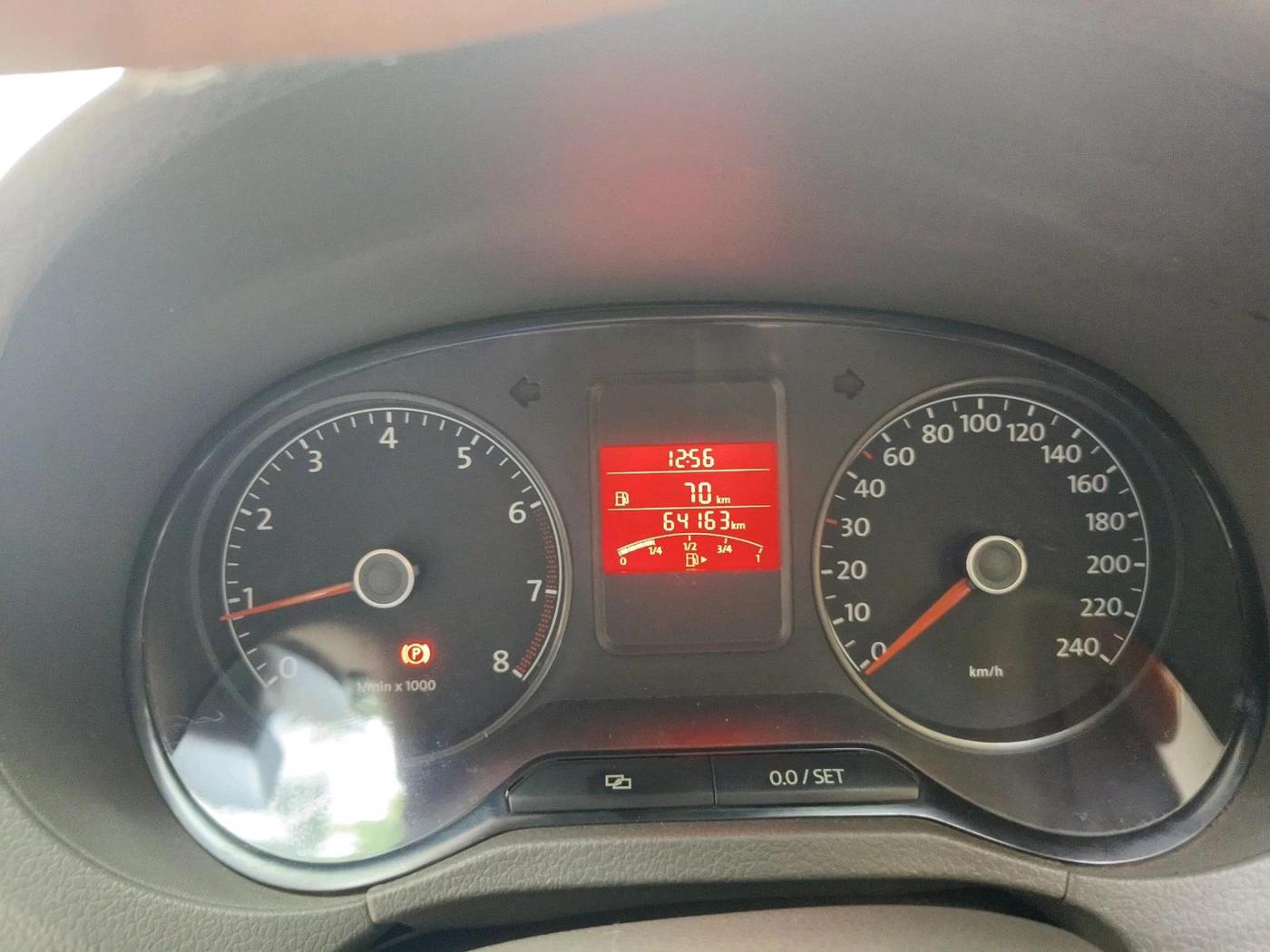 2013 Volkswagen Vento HIGHLINE 1.6 MPI, Petrol, Manual, 64,163 km, interior