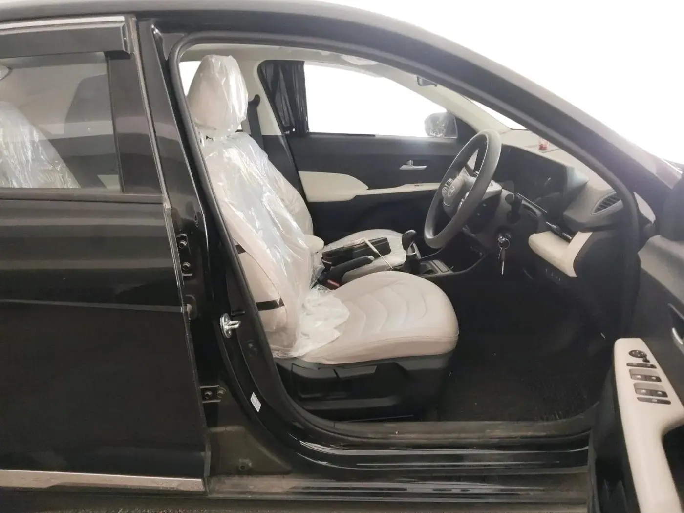 2025 Hyundai Verna S MT 1.5 MPI, Petrol, Manual, 3,267 km, interior