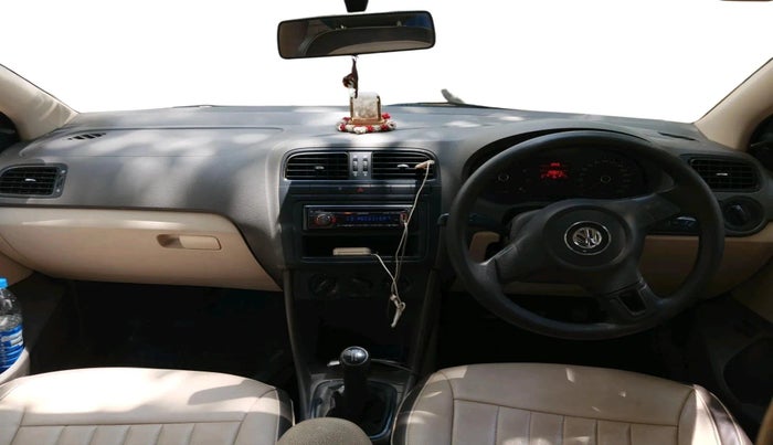 2012 Volkswagen Vento TRENDLINE 1.6, Petrol, Manual, 1,92,641 km, interior