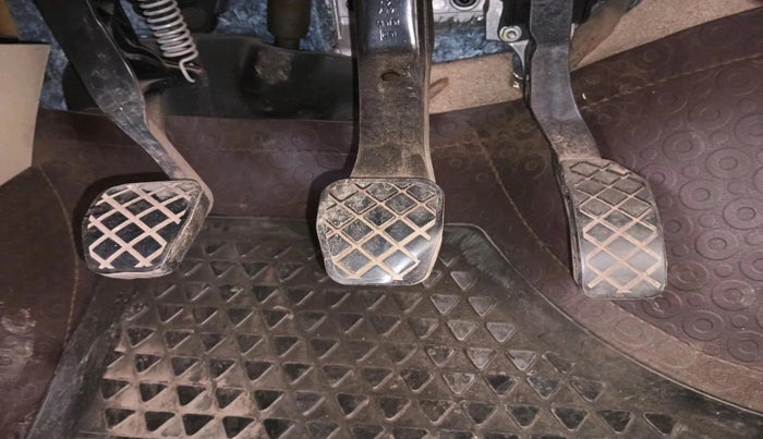 2012 Volkswagen Vento TRENDLINE 1.6, Petrol, Manual, 1,92,641 km, interior