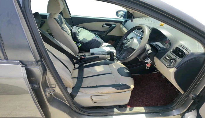 2013 Volkswagen Polo TRENDLINE 1.2L PETROL, Petrol, Manual, 1,01,222 km, interior