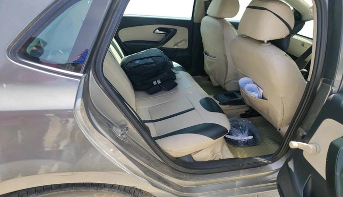 2013 Volkswagen Polo TRENDLINE 1.2L PETROL, Petrol, Manual, 1,01,222 km, interior