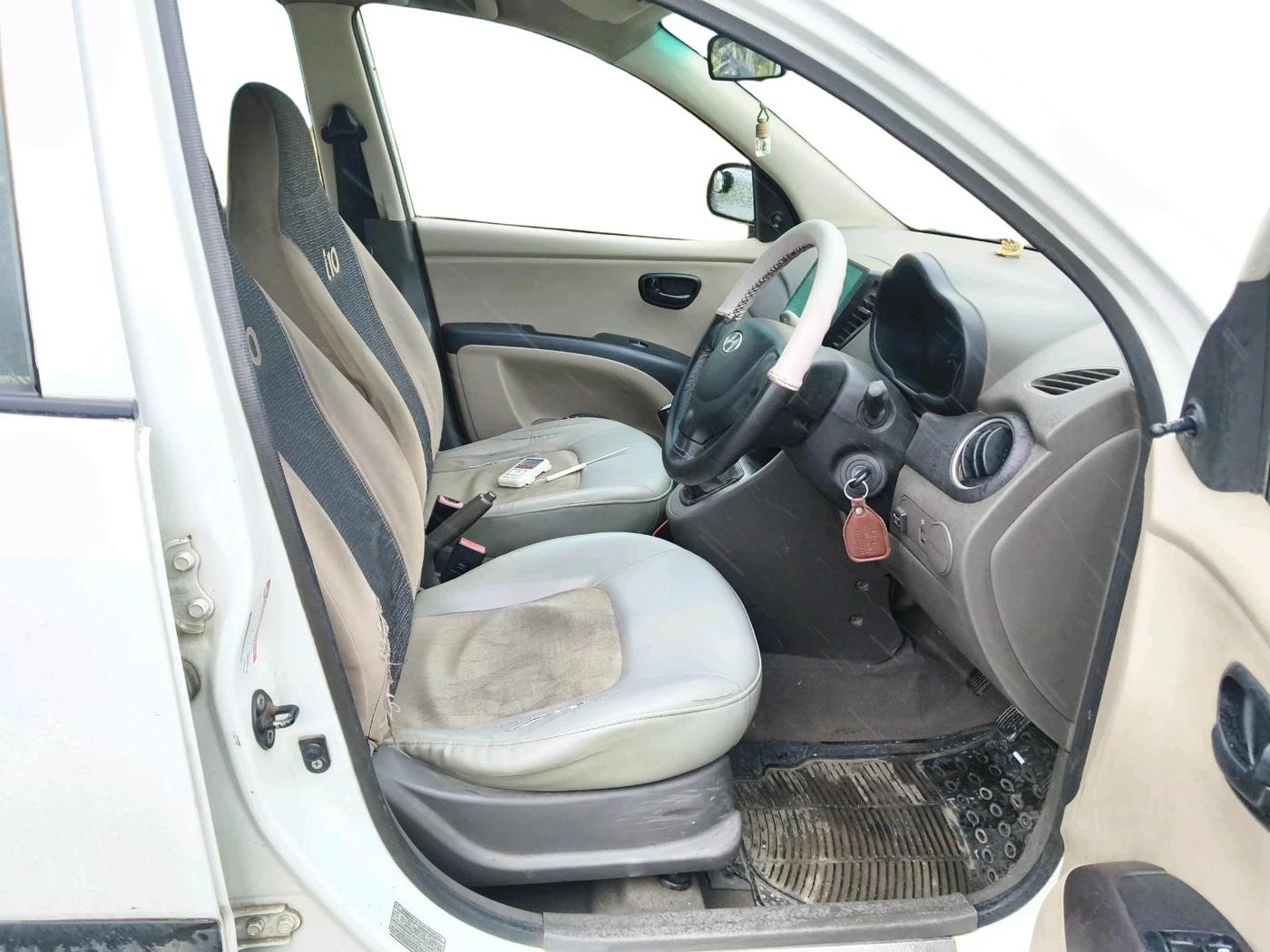 2011 Hyundai i10 ERA 1.1, Petrol, Manual, 1,33,277 km, interior