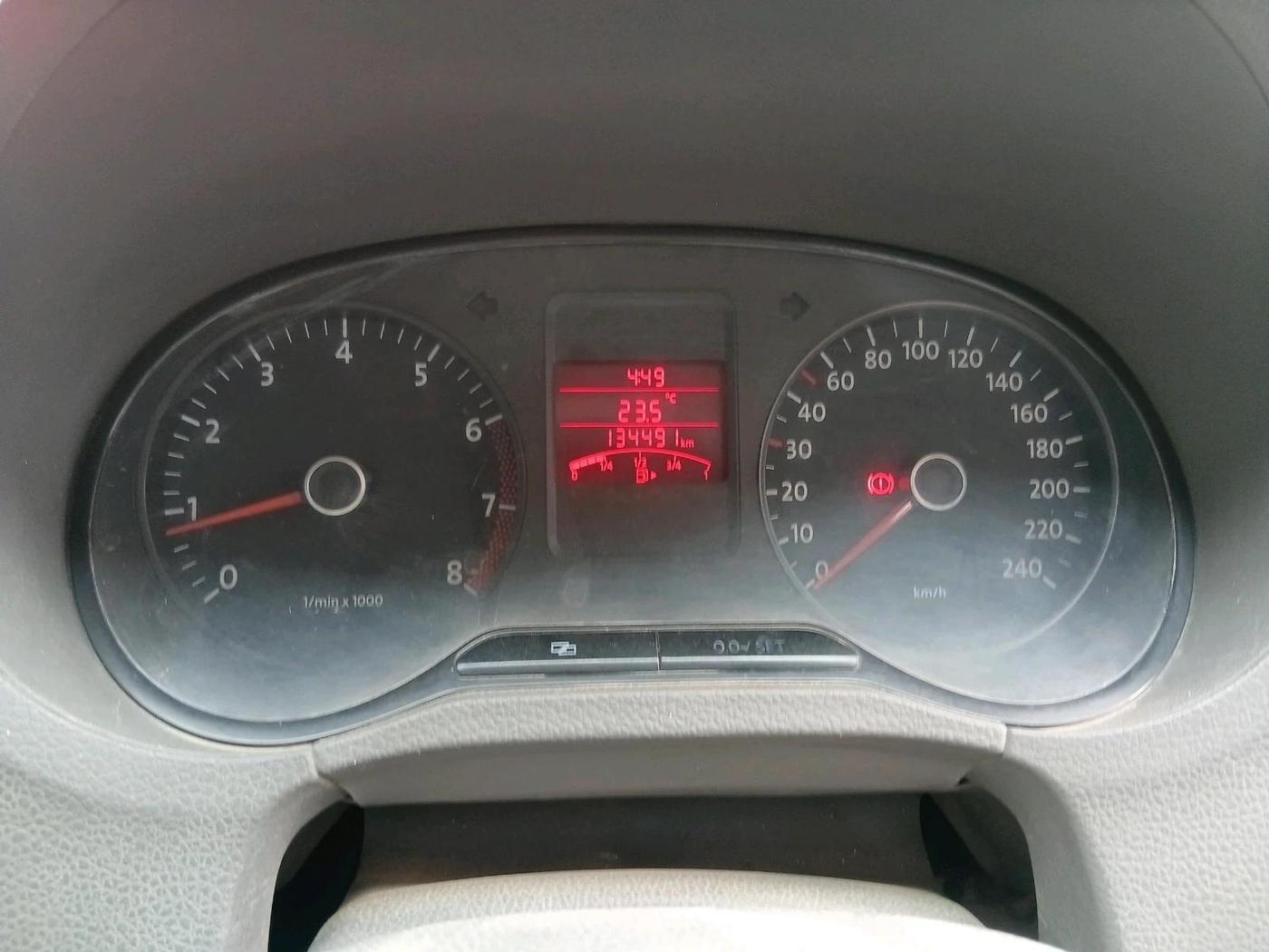 2011 Volkswagen Vento TRENDLINE 1.6, CNG, Manual, 1,34,491 km, interior