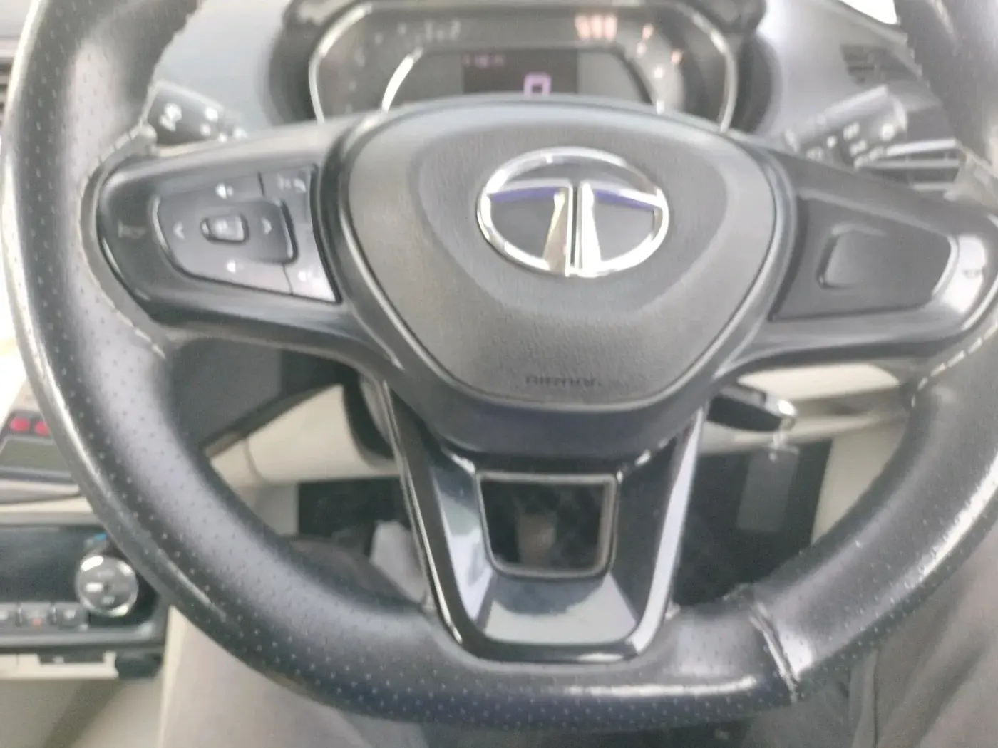 2023 Tata Tiago XZ PLUS CNG, CNG, Manual, 52,537 km, interior