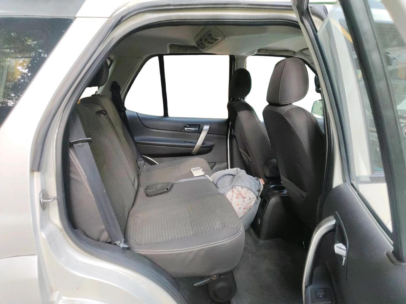 2016 Tata Safari Storme 2.2 EX 4X2, Diesel, Manual, 66,750 km, interior